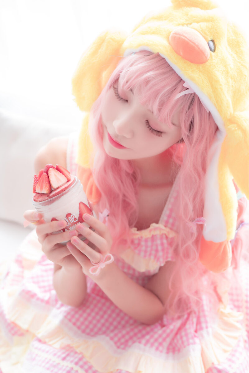 西呱呀呀呀（西瓜少女）的洛丽塔写真集：甜美俏皮的完美演绎